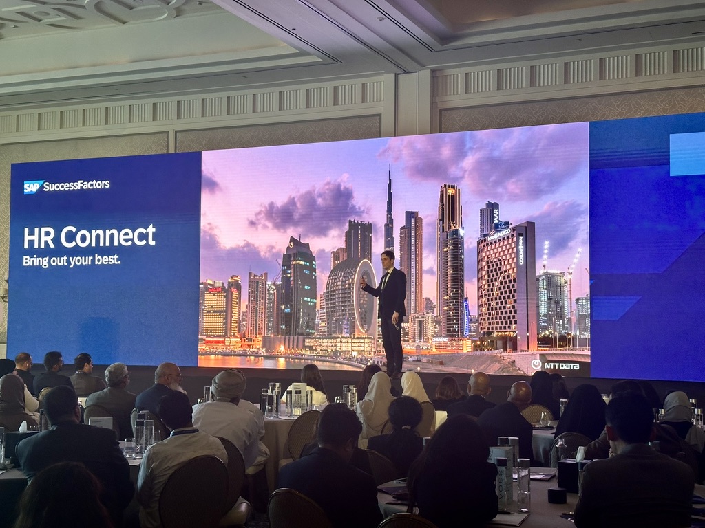 Halvor Lukerstuen on stage at HR Connect Dubai